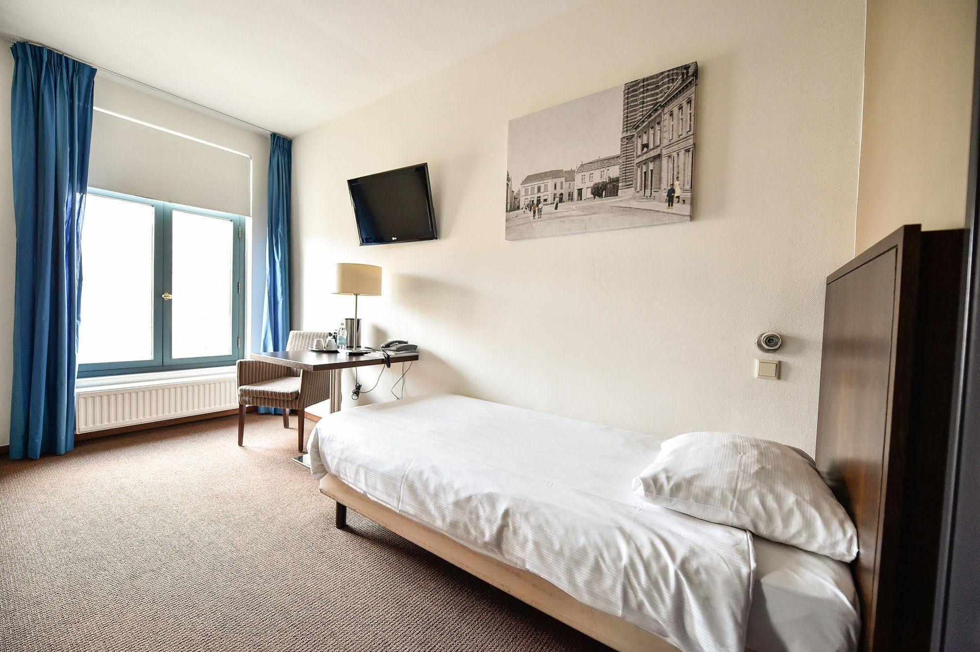 Hotel Munten Weert Exterior photo